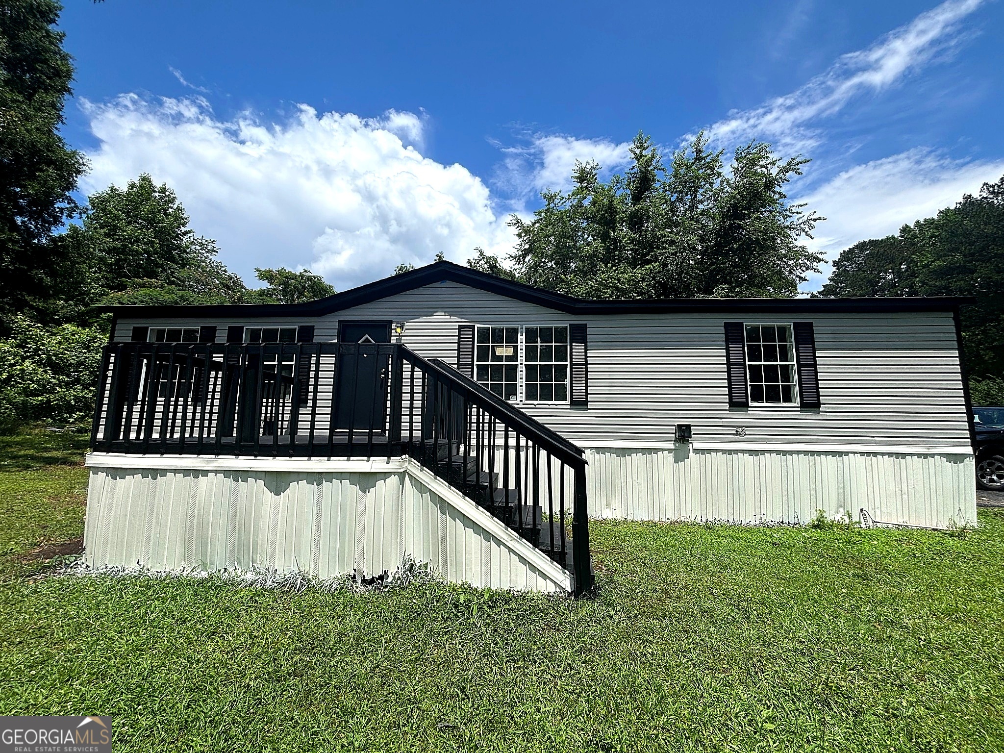 225 Stratford Drive Property Photo 1
