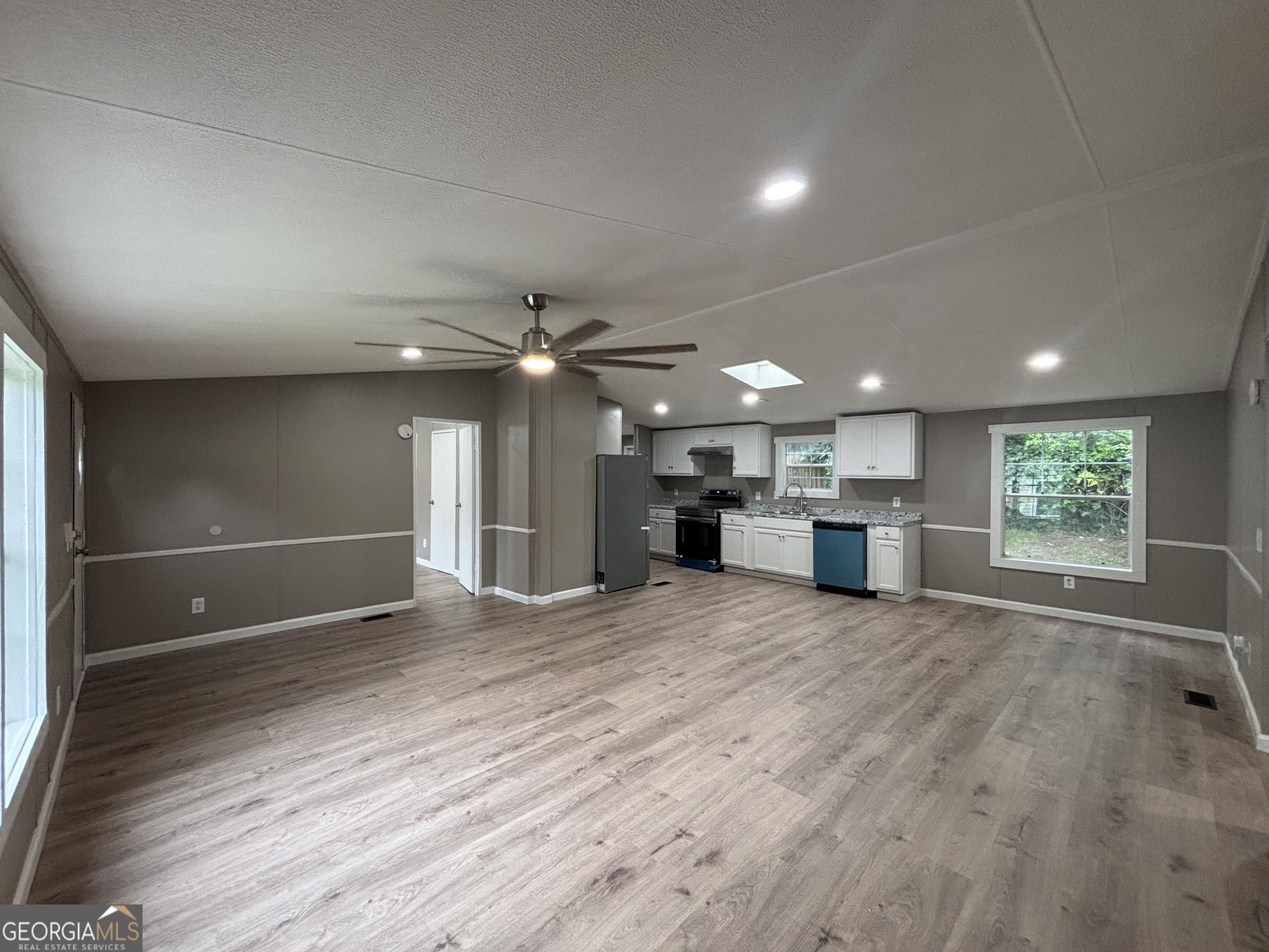 225 Stratford Drive Property Photo 4