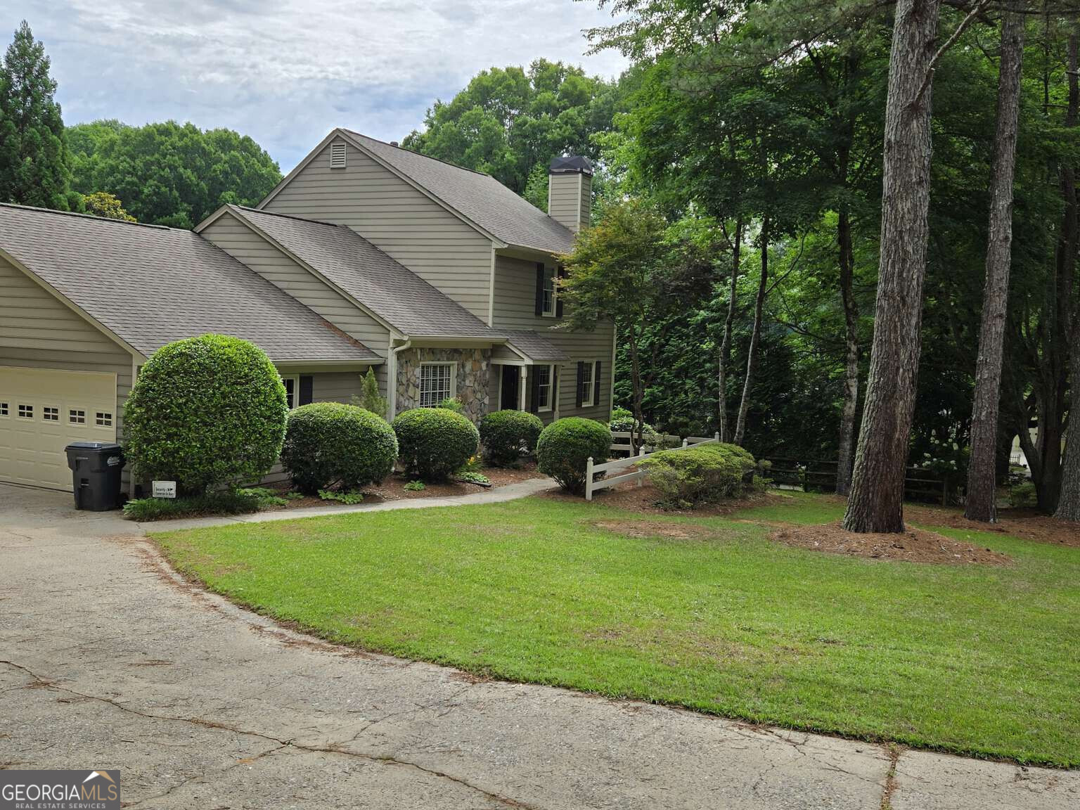 1726 W Point Circle Property Photo 1