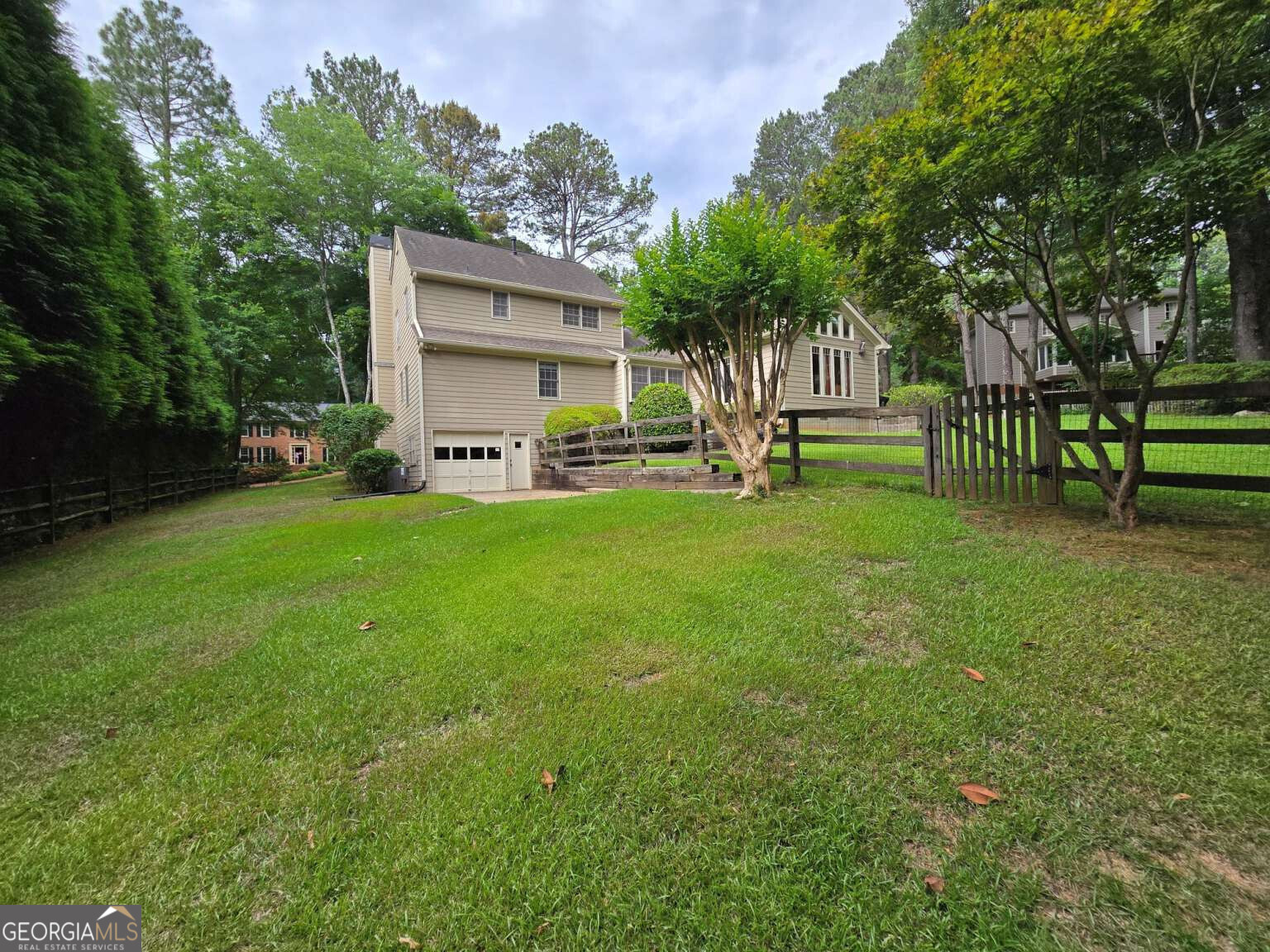 1726 W Point Circle Property Photo 2