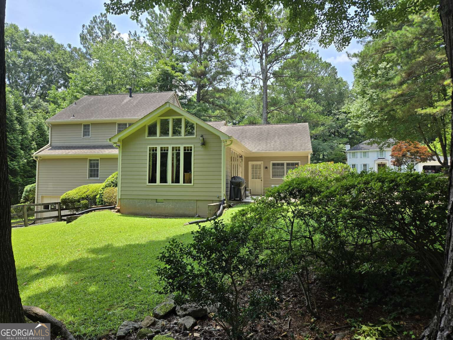 1726 W Point Circle Property Photo 3