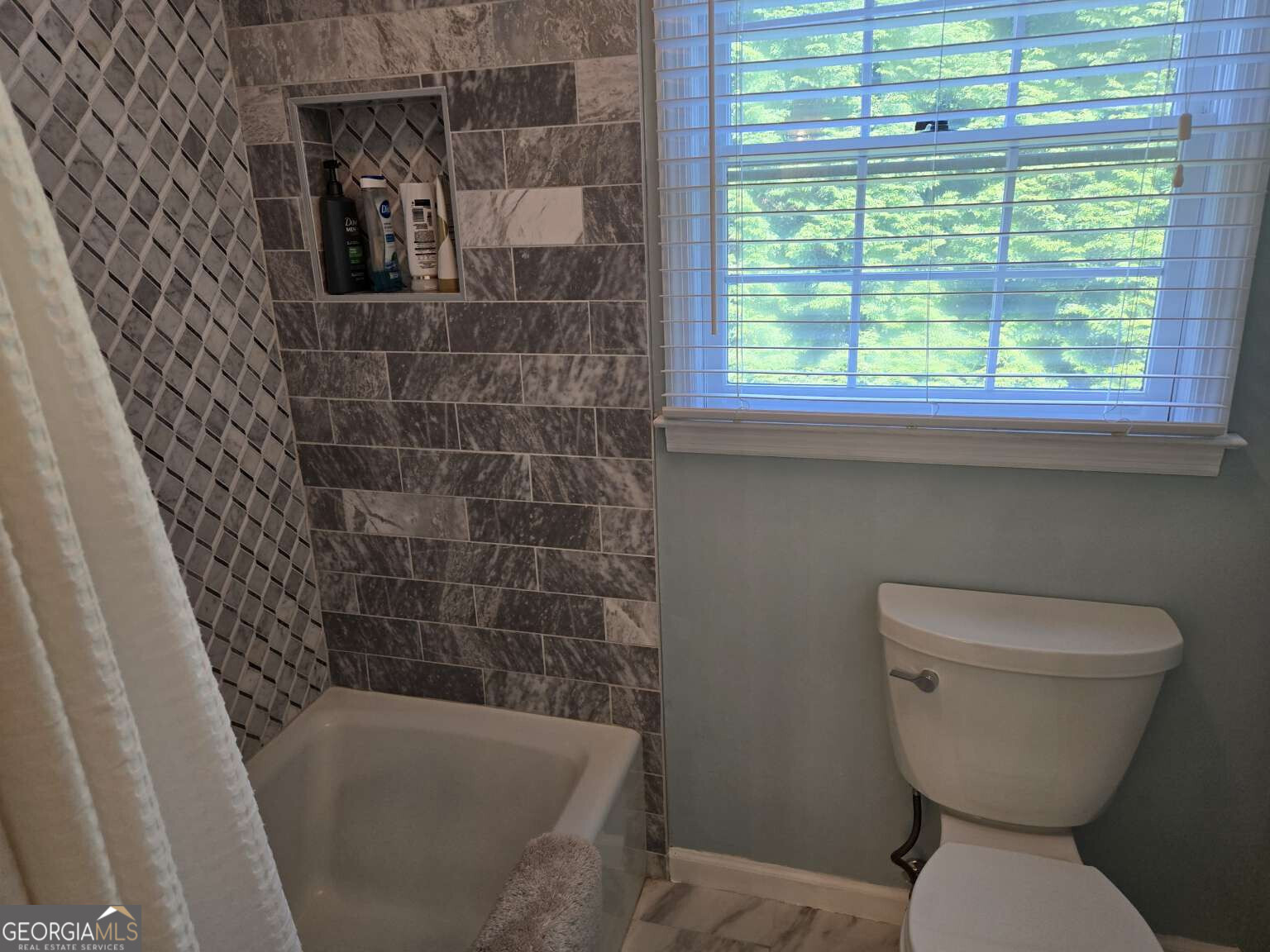1726 W Point Circle Property Photo 9