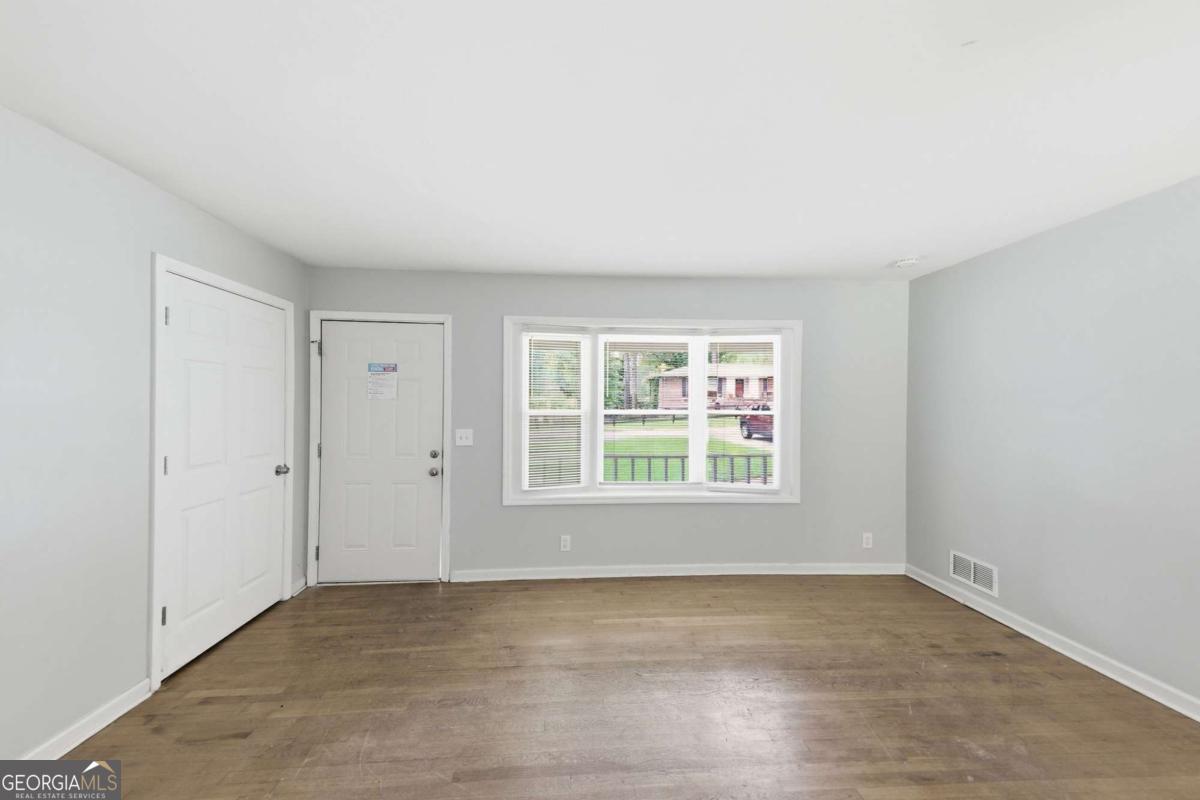 2463 Montezuma Circle Property Photo 3