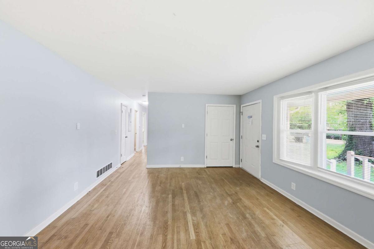 2463 Montezuma Circle Property Photo 5