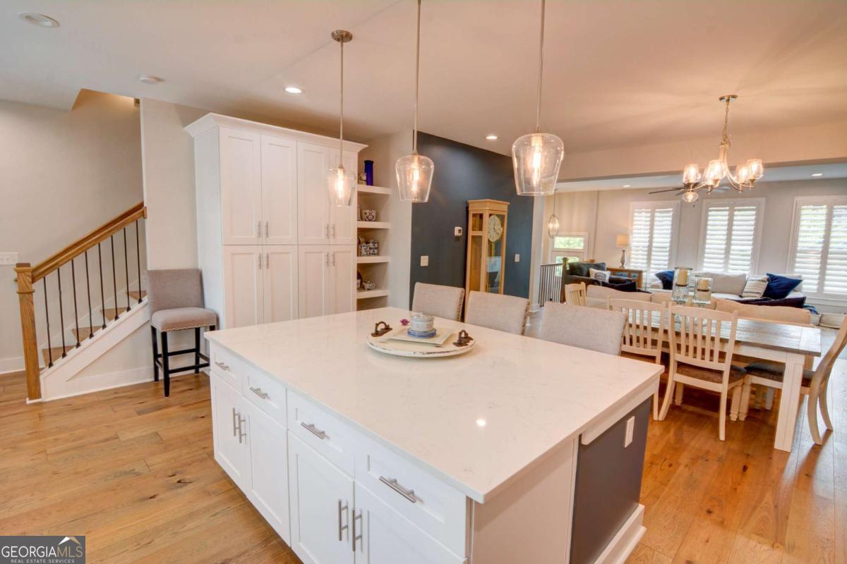 370 Thrasher Street # 4 Property Photo 10