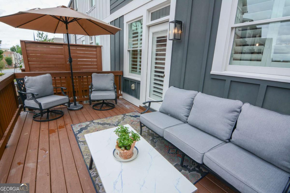 370 Thrasher Street # 4 Property Photo 15