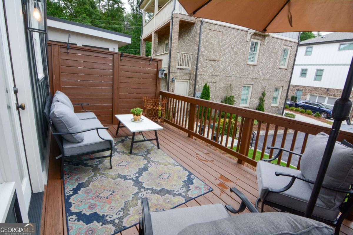 370 Thrasher Street # 4 Property Photo 16