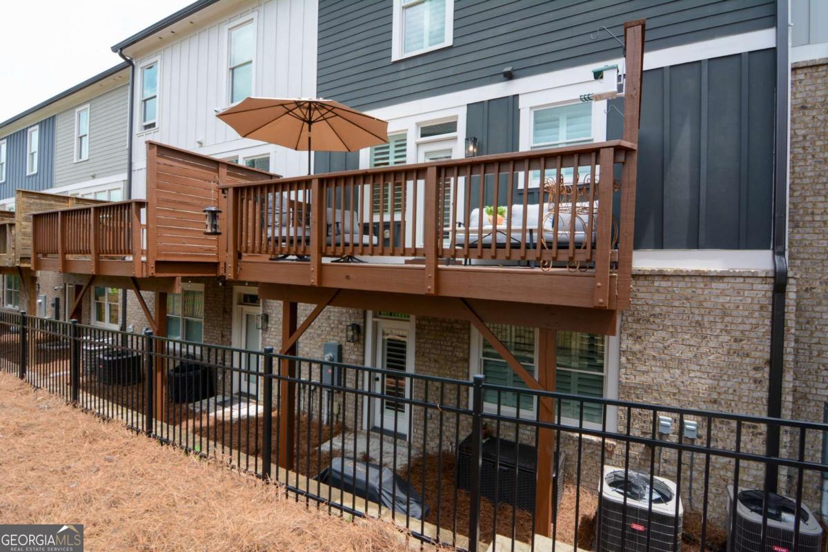 370 Thrasher Street # 4 Property Photo 33