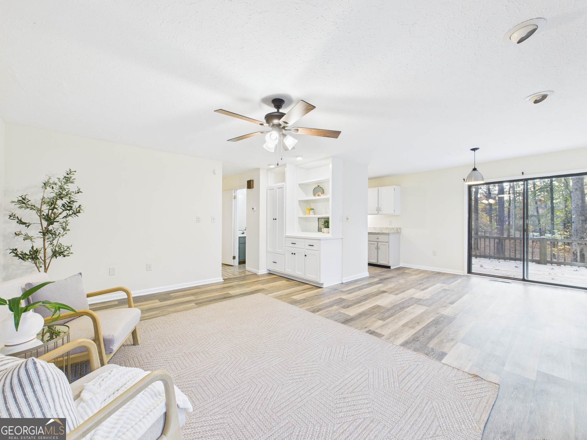 202 Hilltop Circle Property Photo 11