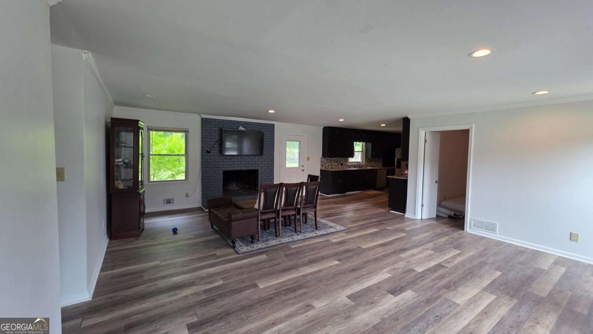 5201 Vivid Drive Property Photo 4