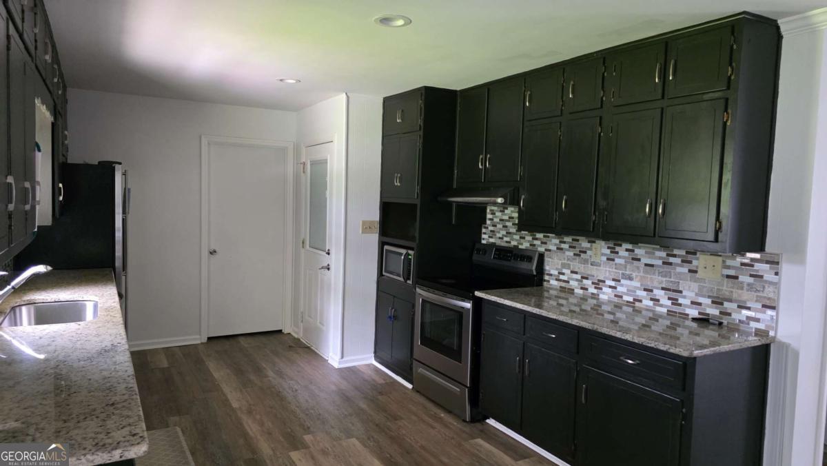 5201 Vivid Drive Property Photo 7