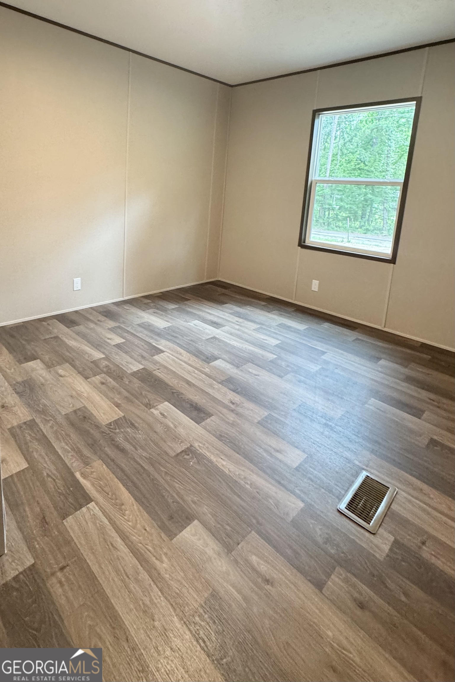 231 Miles Road Property Photo 17