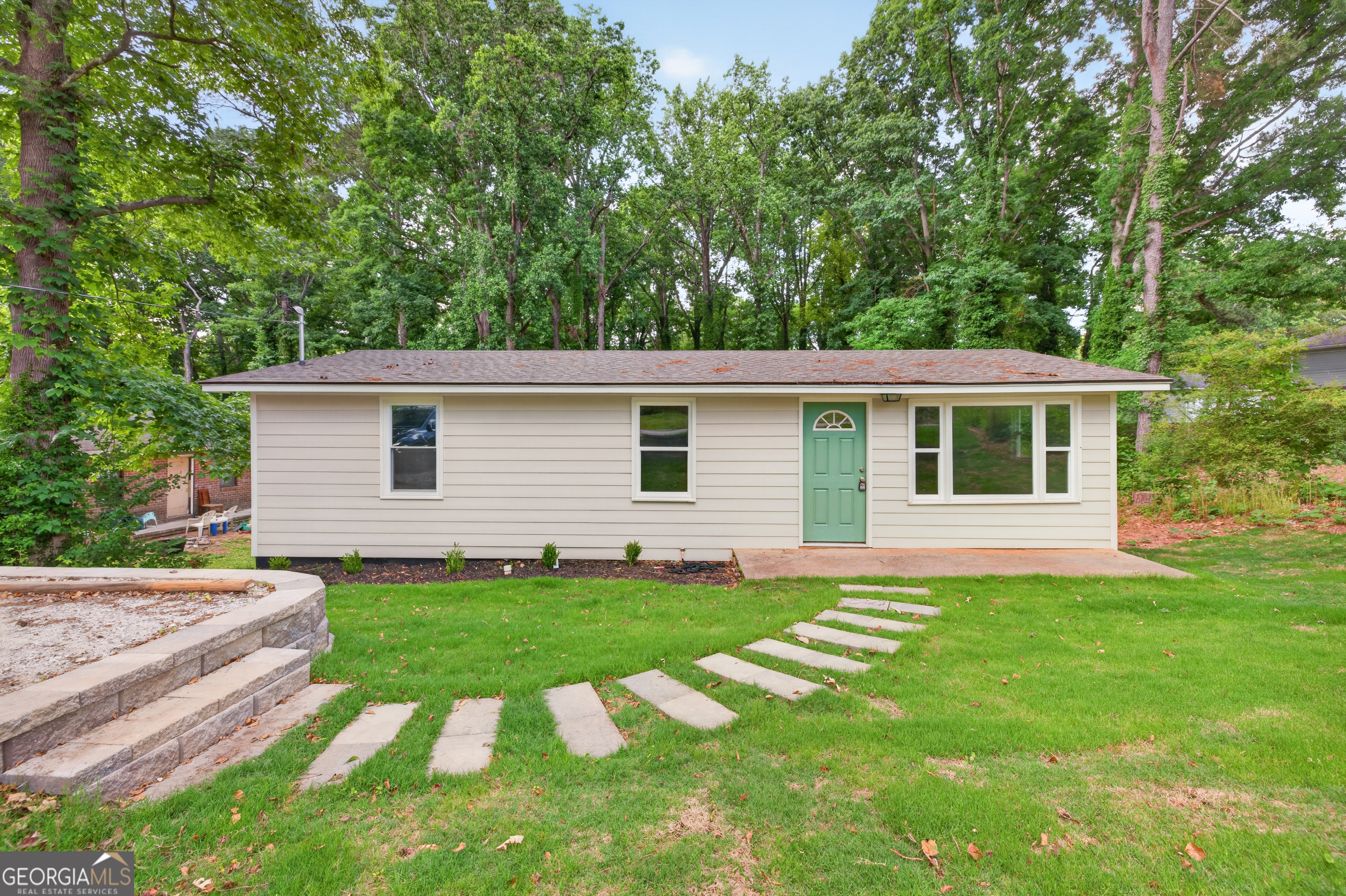 136 Nowell Street Property Photo 1