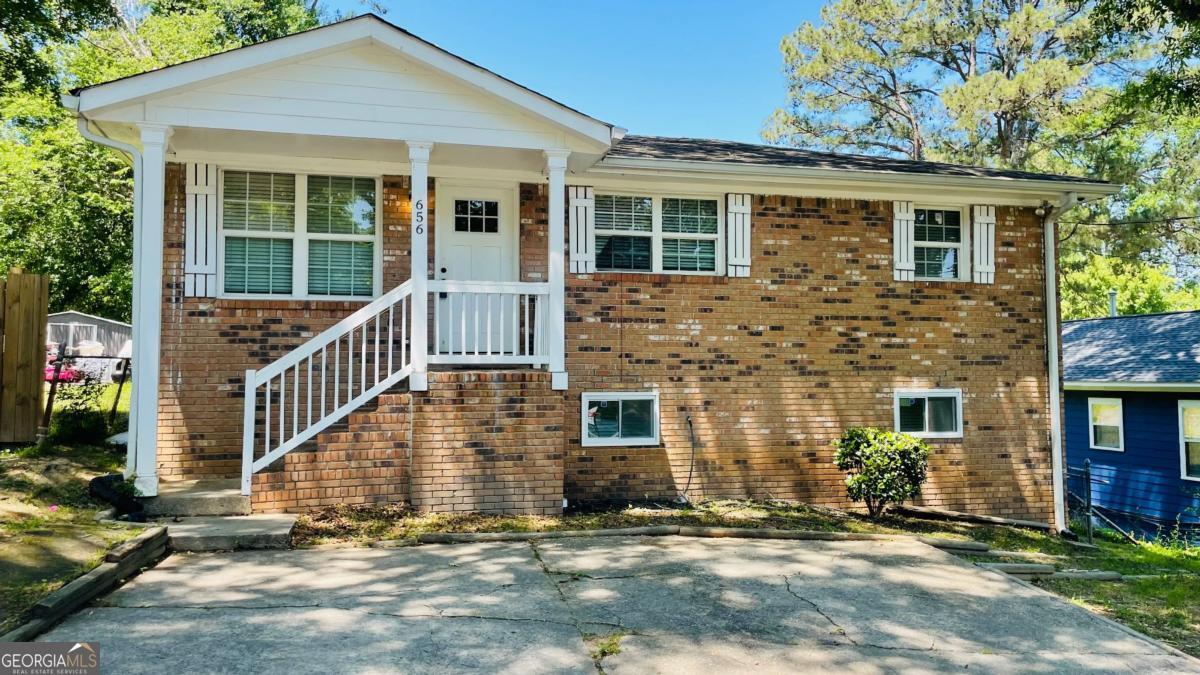 656 Cedar Avenue Nw Property Photo 1