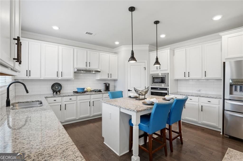 1883 Hampton Grove Way Property Photo 8