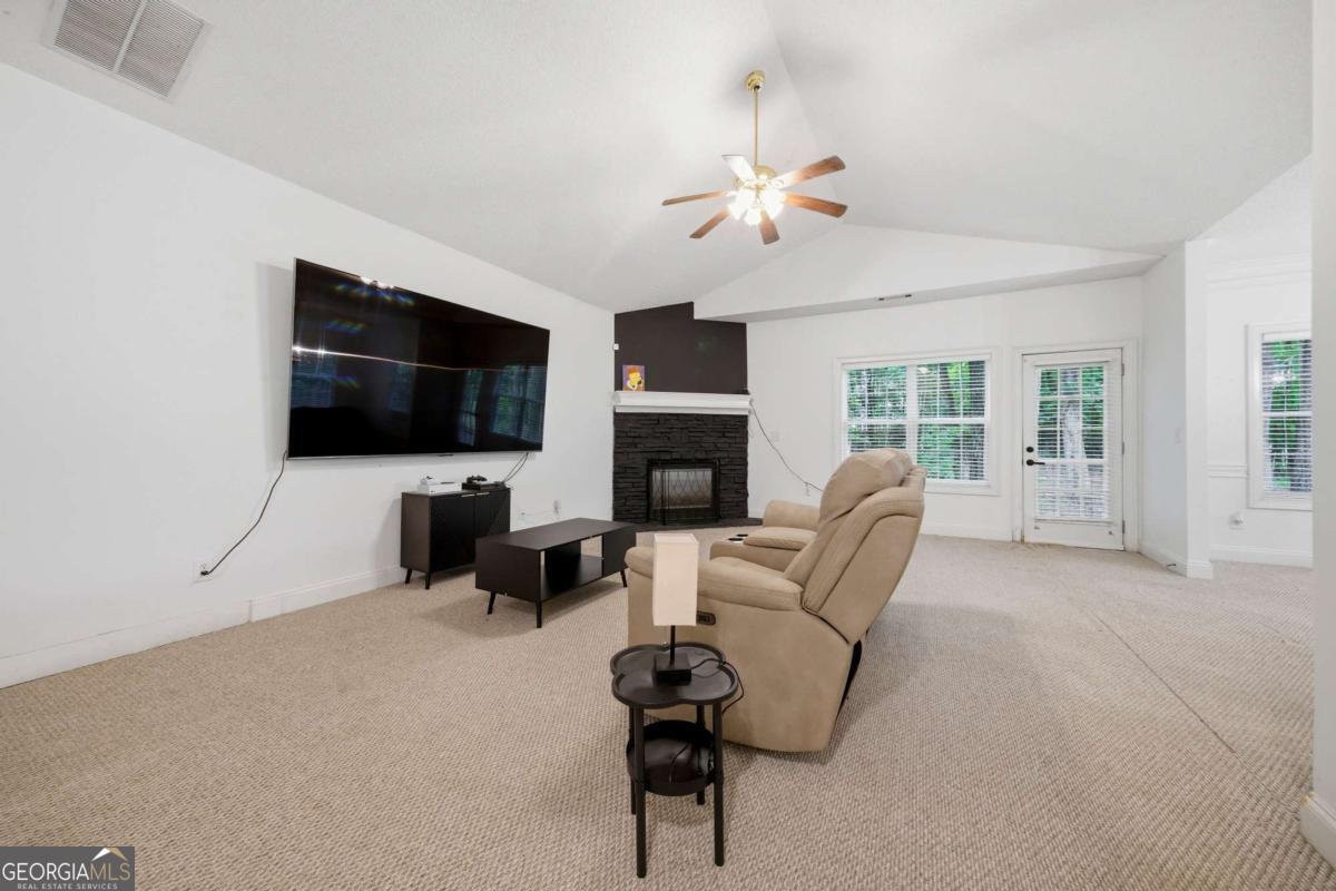 359 Cannongate Road Property Photo 9