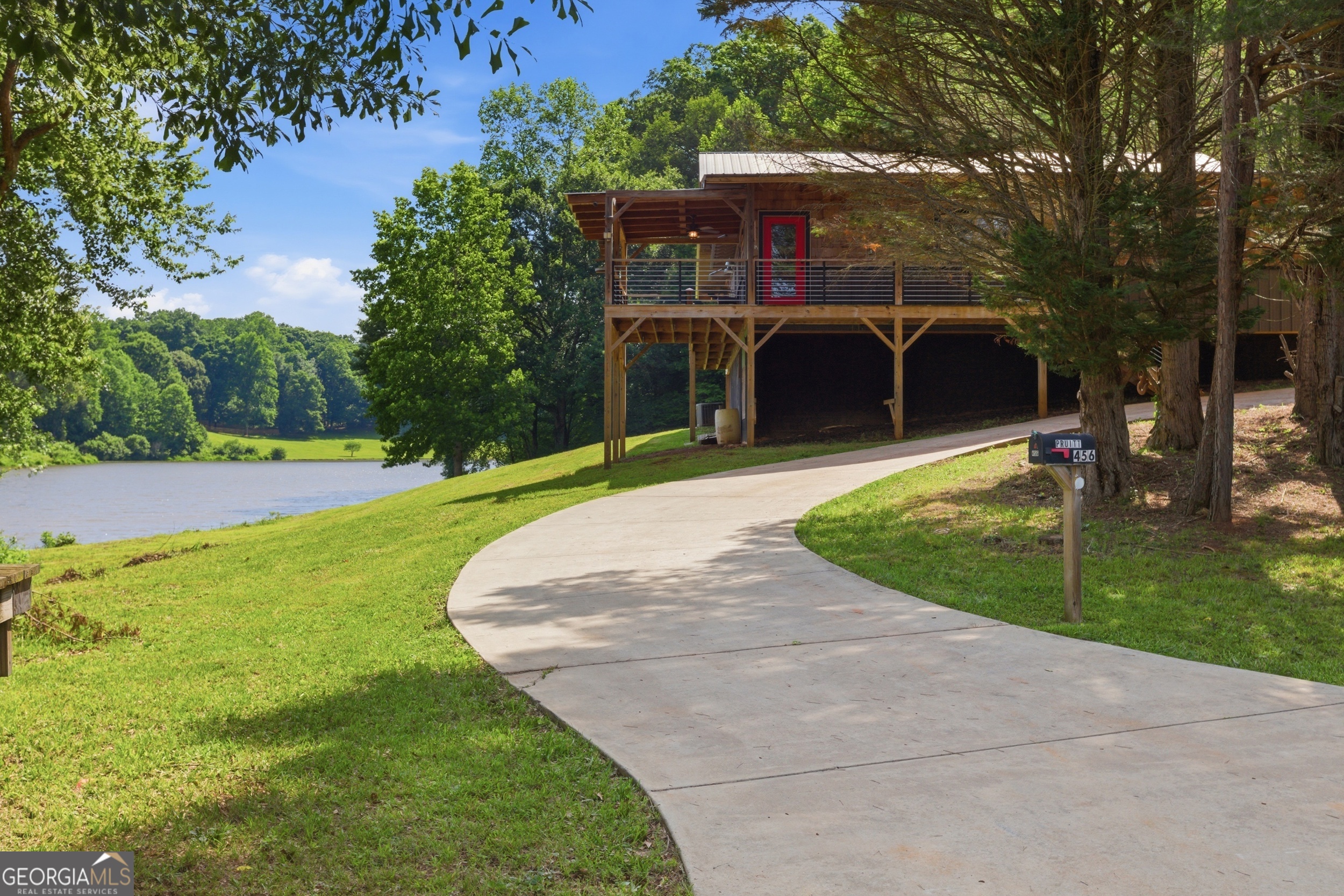 456 Oak Springs Road Property Photo 1