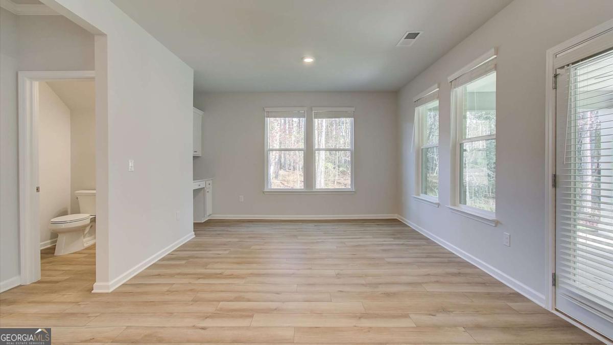620 Continental Drive # 40 Property Photo 11