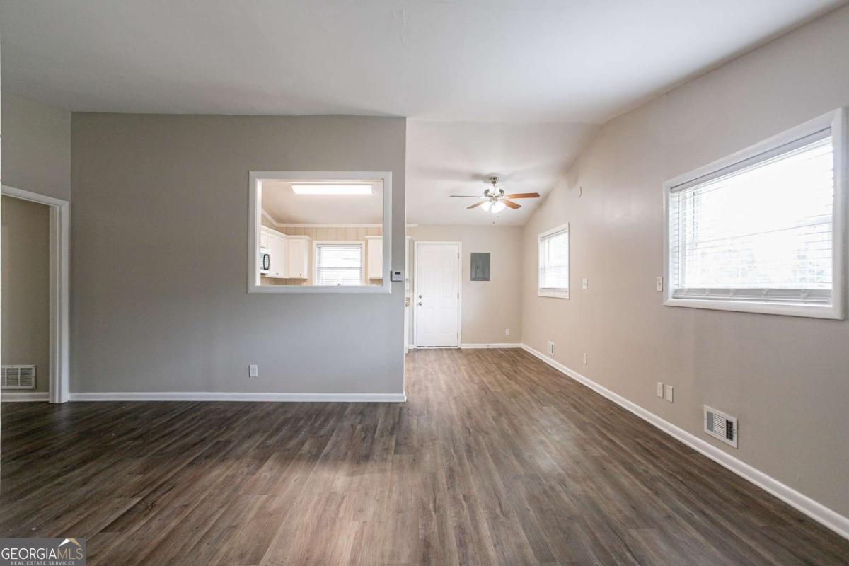 2460 Tyler Way Property Photo 10
