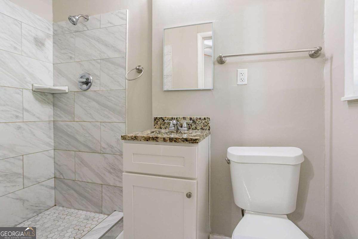 2460 Tyler Way Property Photo 15