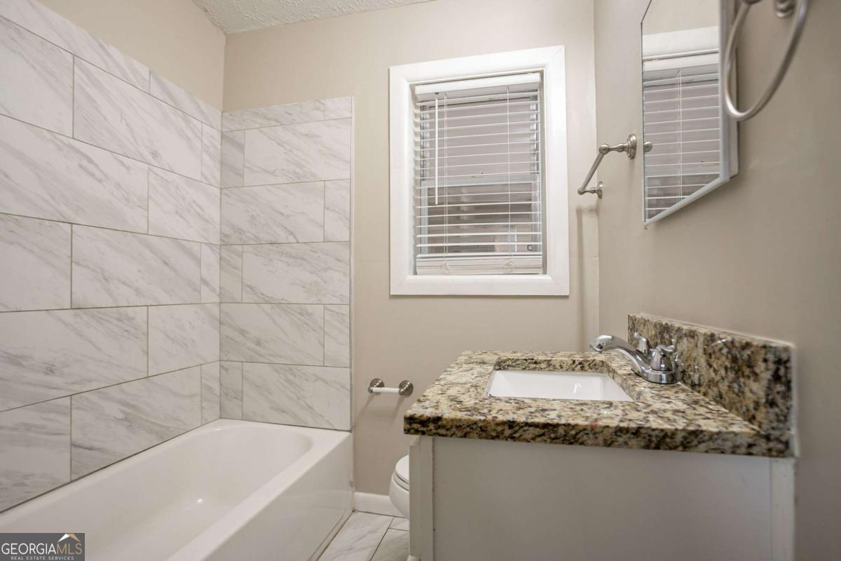 2460 Tyler Way Property Photo 20
