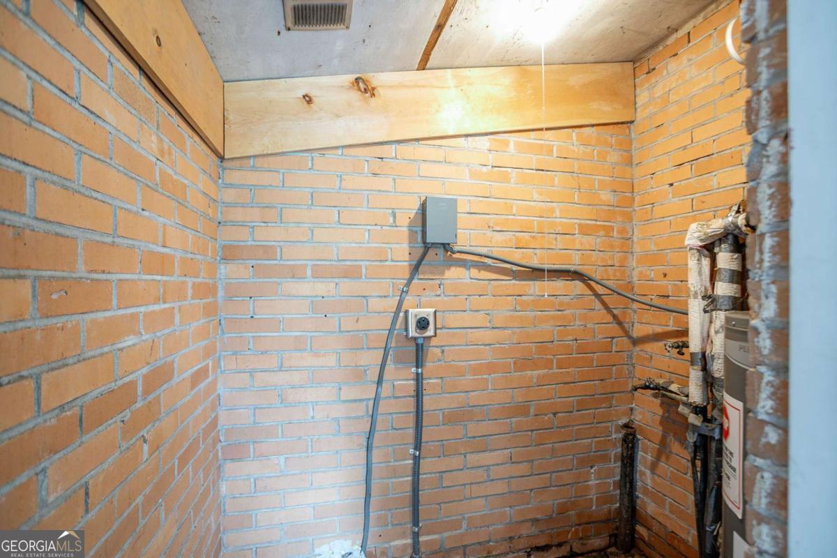 2460 Tyler Way Property Photo 21