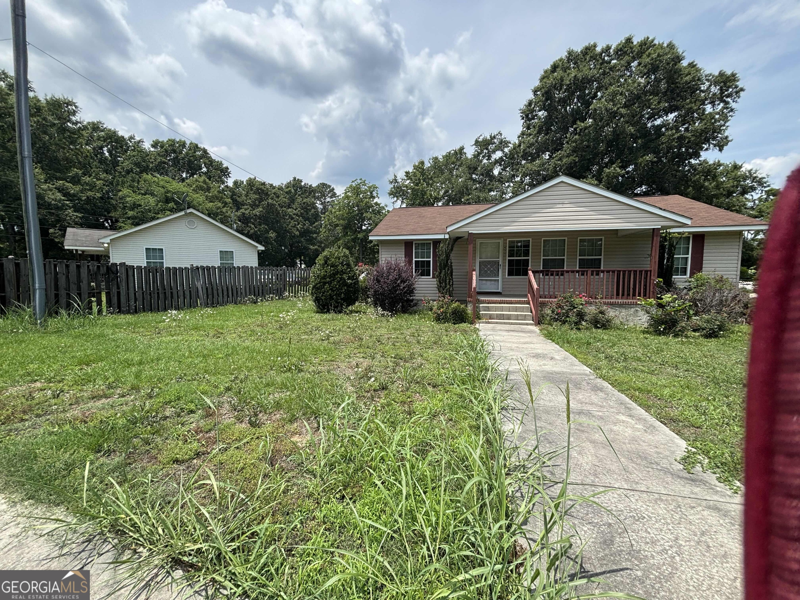 431 2nd Street Property Photo 3