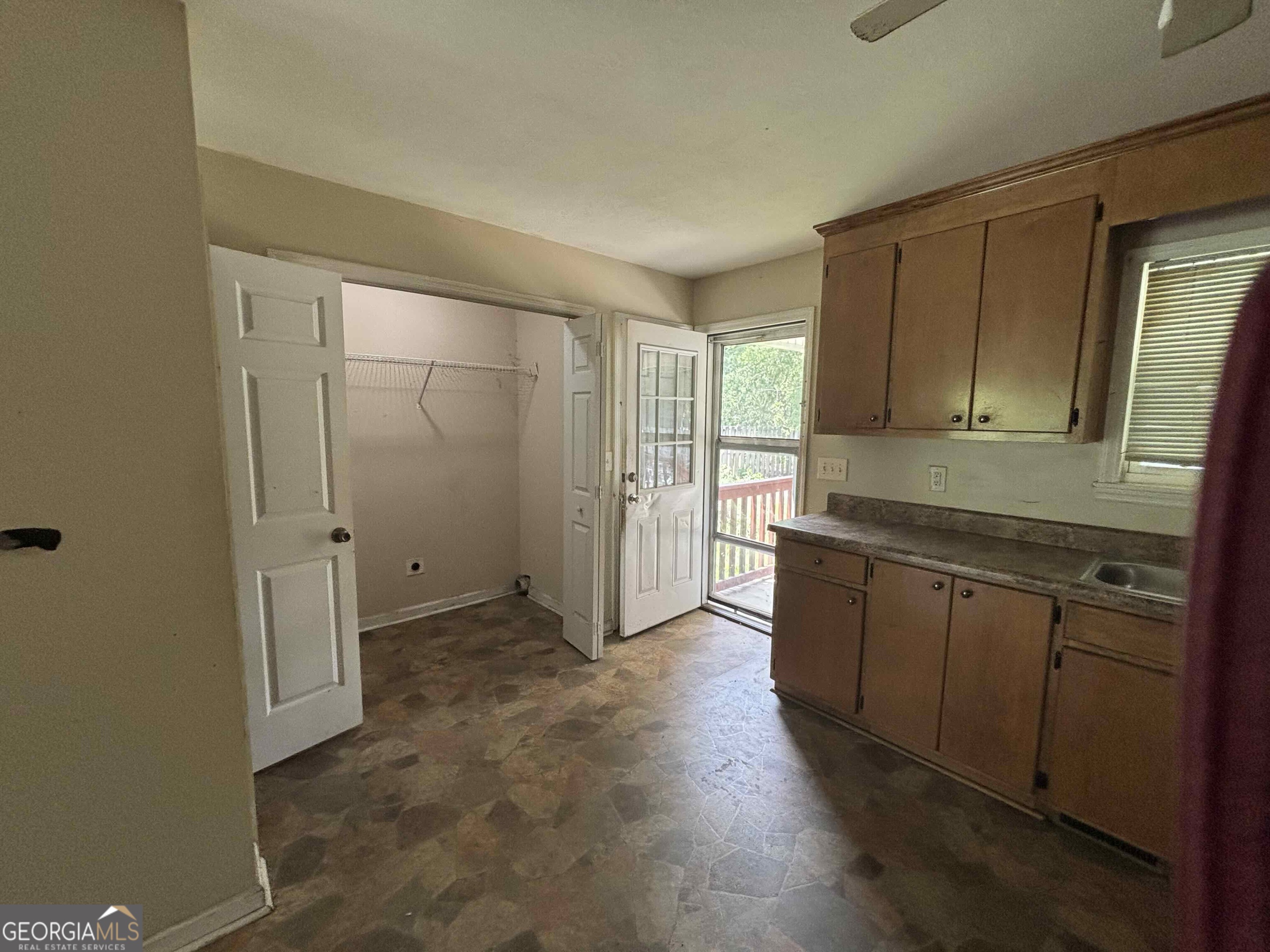 431 2nd Street Property Photo 6