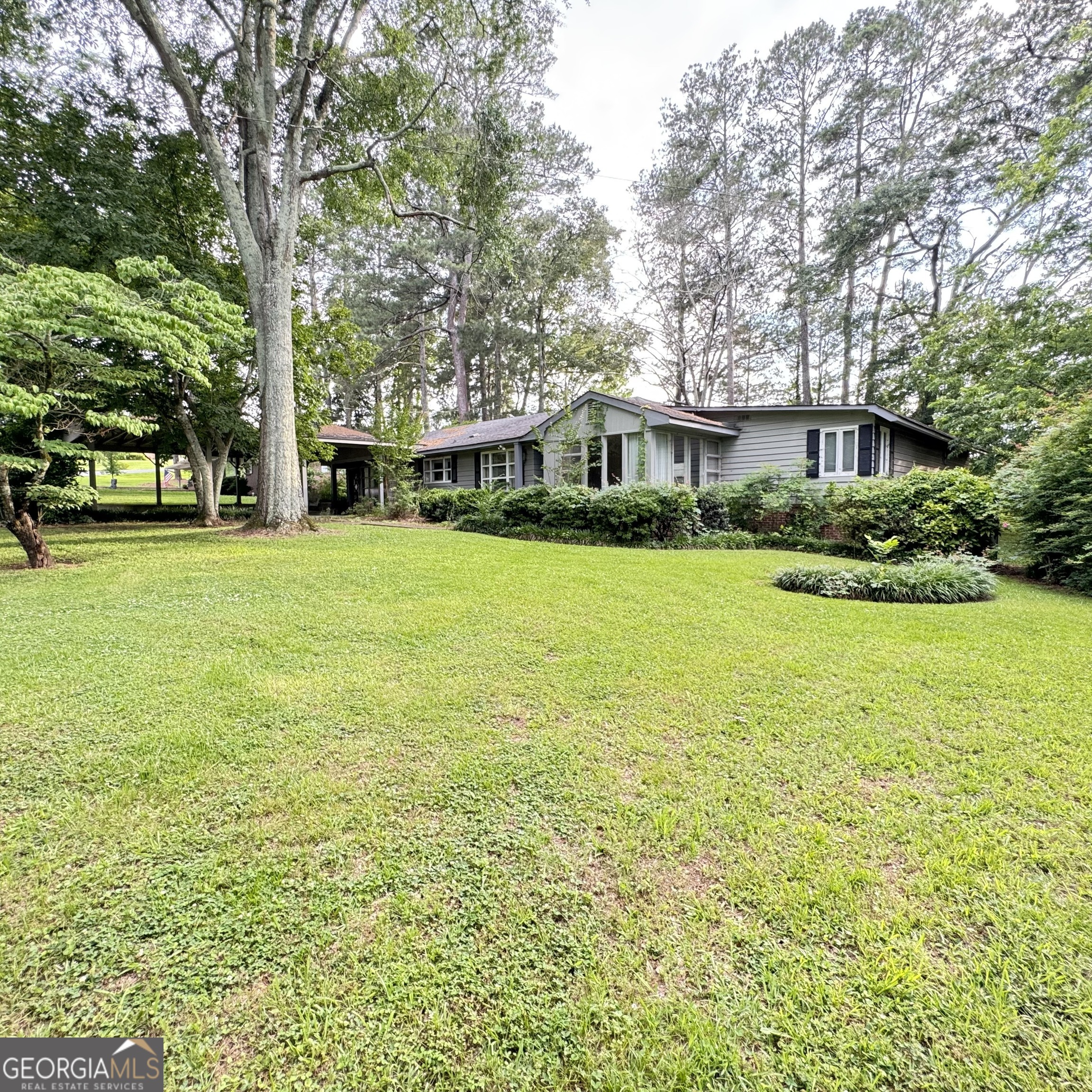 207 Iris Drive