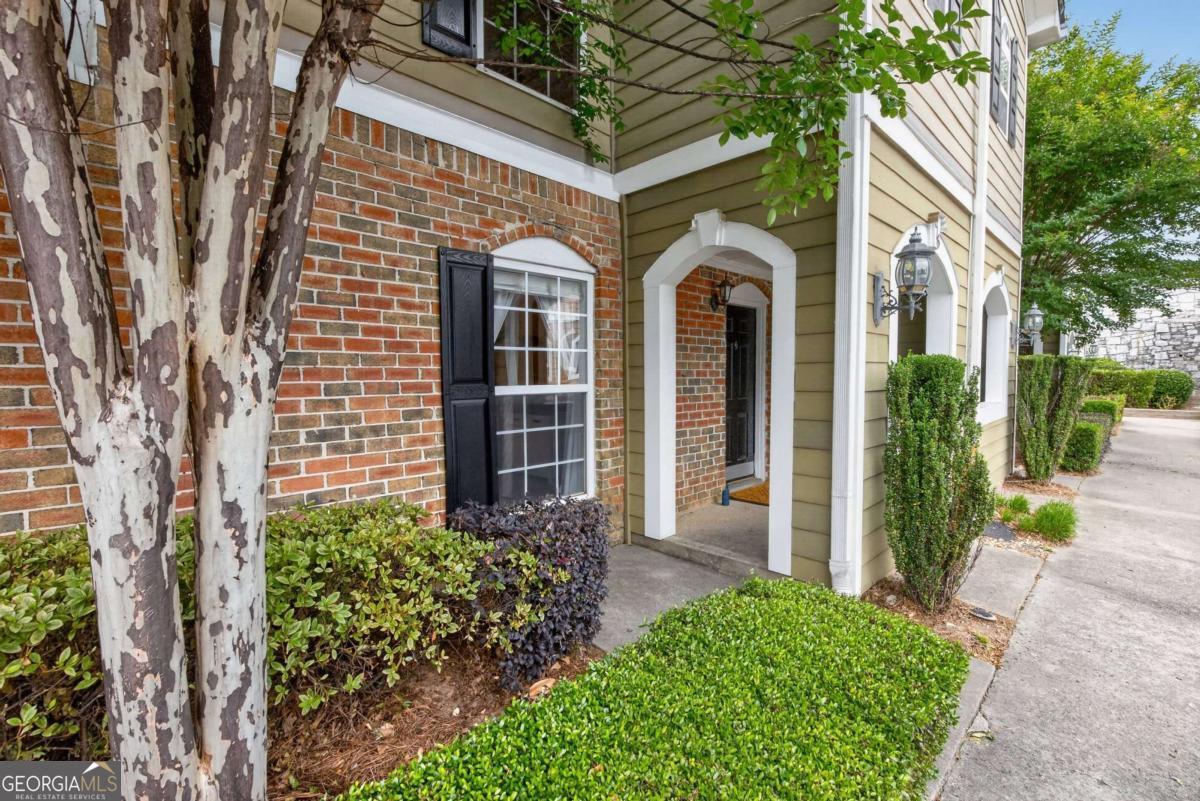 816 Summer Place Property Photo 3