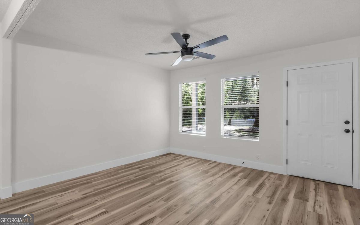 539 Pine Avenue Property Photo 5
