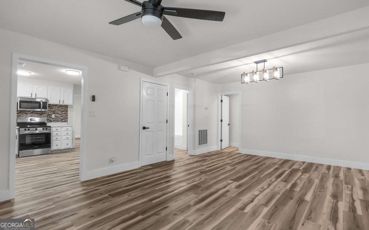539 Pine Avenue Property Photo 6