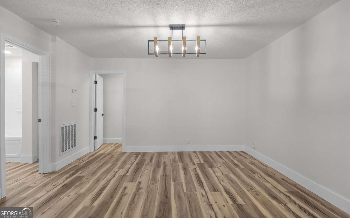539 Pine Avenue Property Photo 7