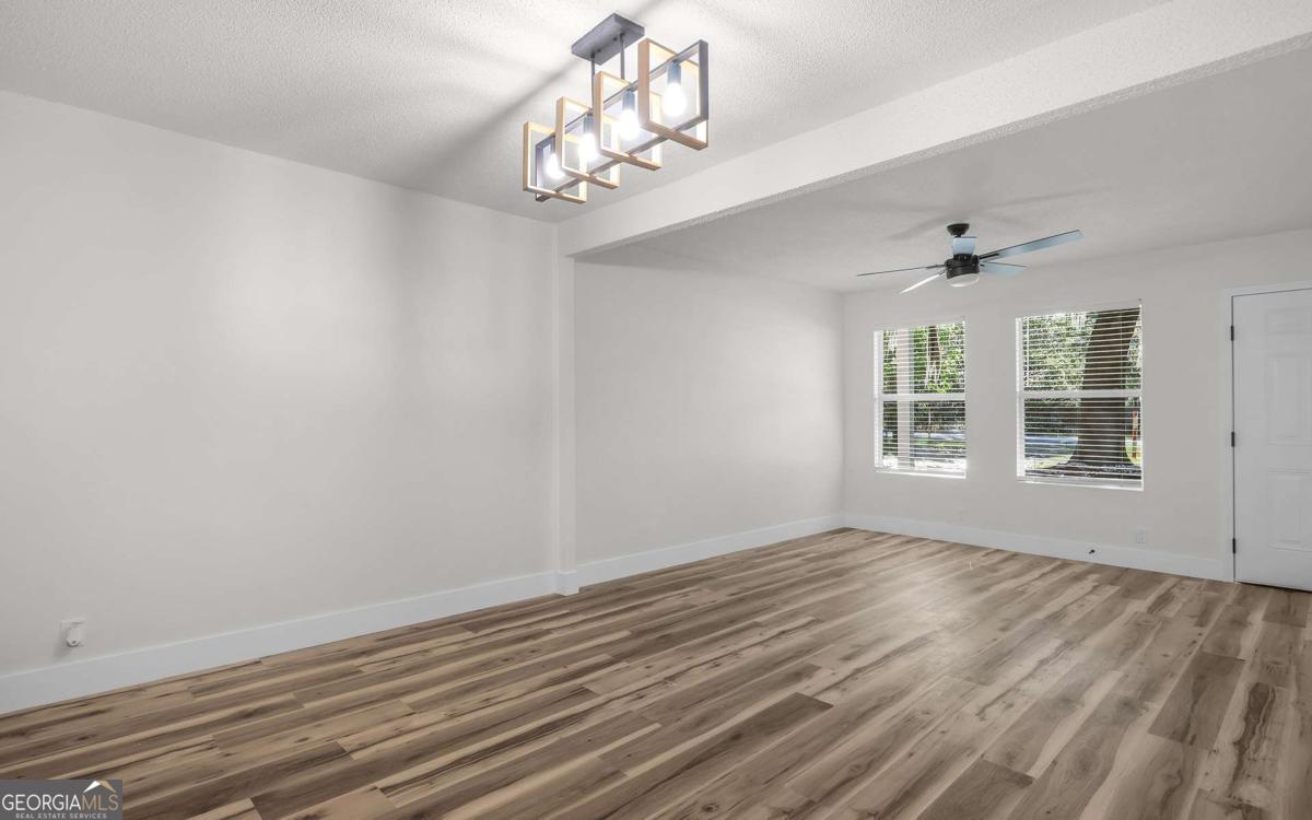 539 Pine Avenue Property Photo 9