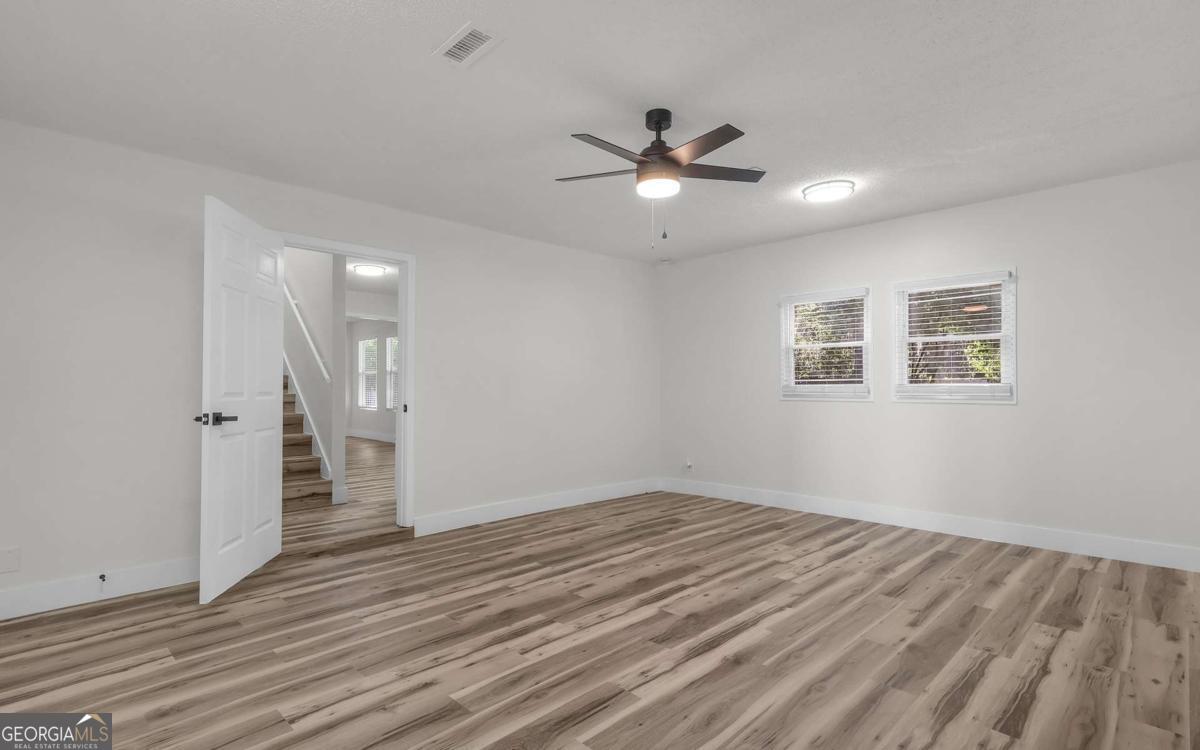 539 Pine Avenue Property Photo 14