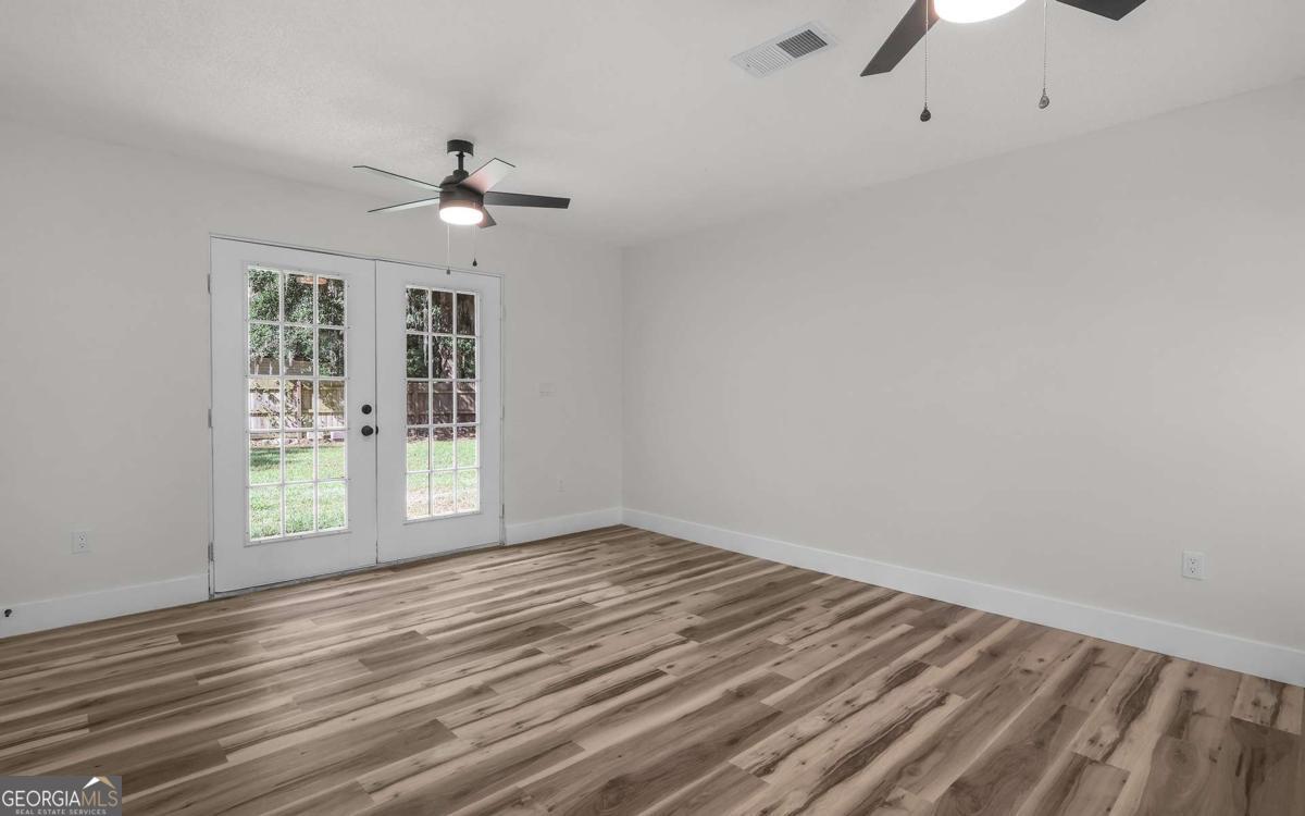 539 Pine Avenue Property Photo 17