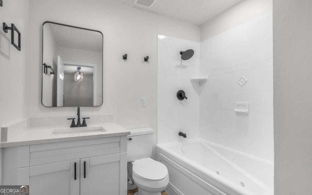 539 Pine Avenue Property Photo 23