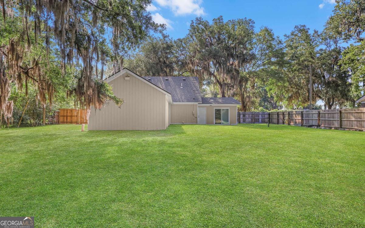 539 Pine Avenue Property Photo 24