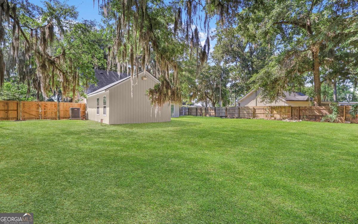 539 Pine Avenue Property Photo 25