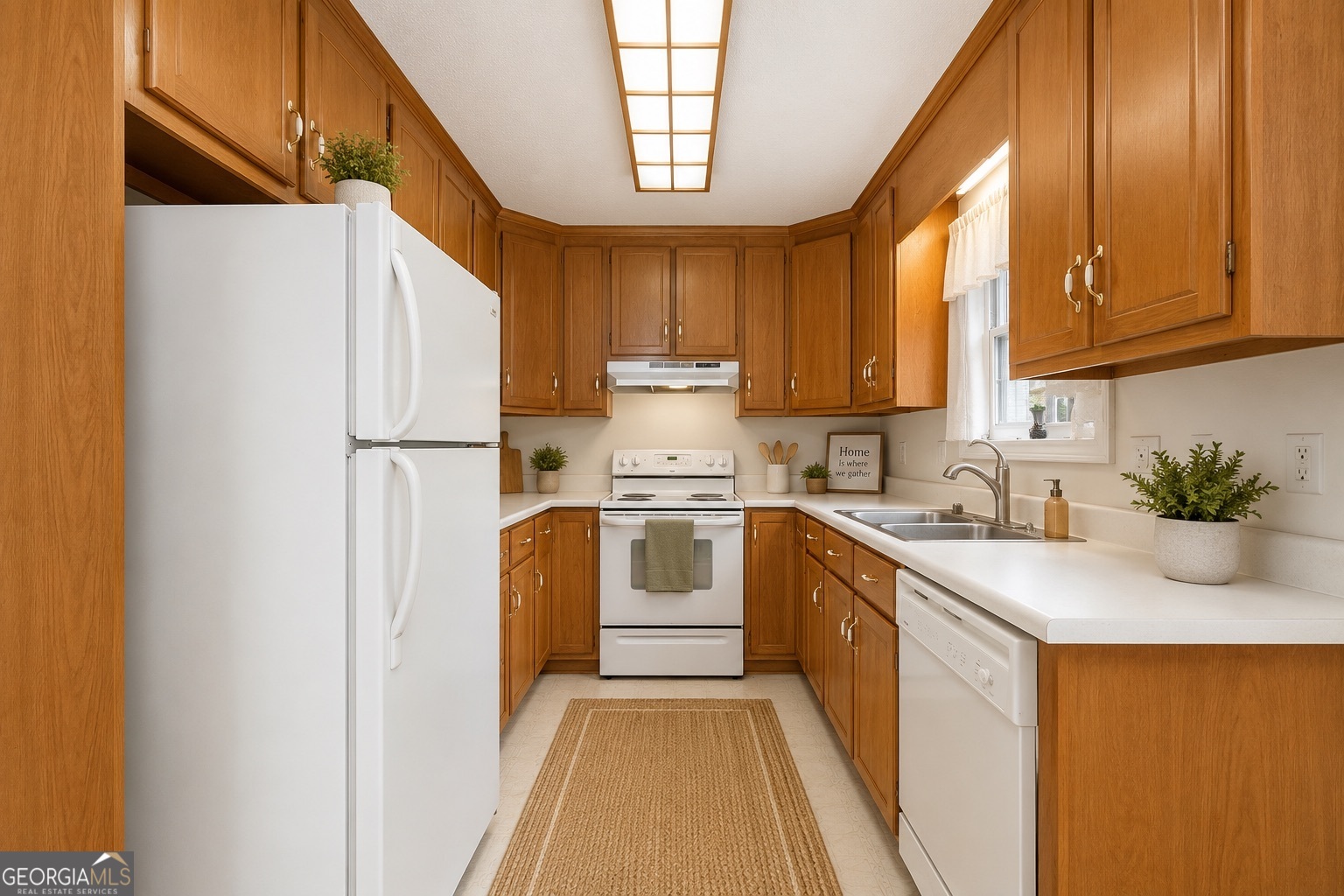 1480 E Broad Street Property Photo 4