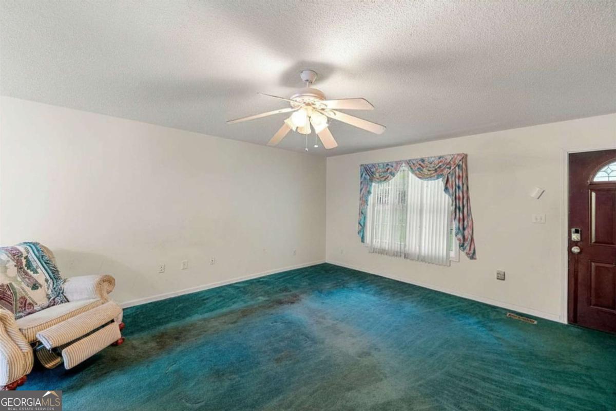 1480 E Broad Street Property Photo 7