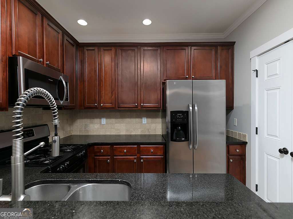 4300 Sandy Pointe # 20 Property Photo 10