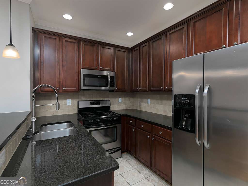 4300 Sandy Pointe # 20 Property Photo 12