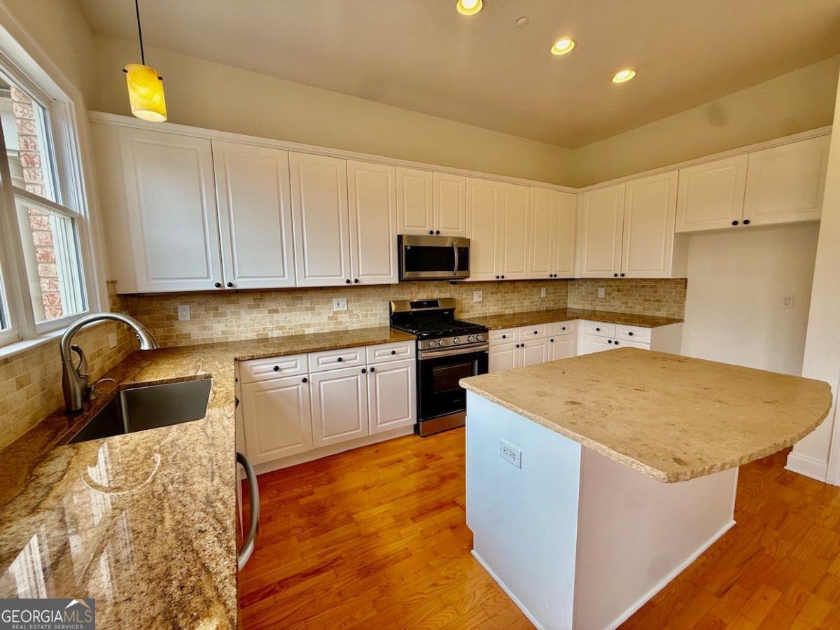 1421 Montclair Court Se # 11 Property Photo 5