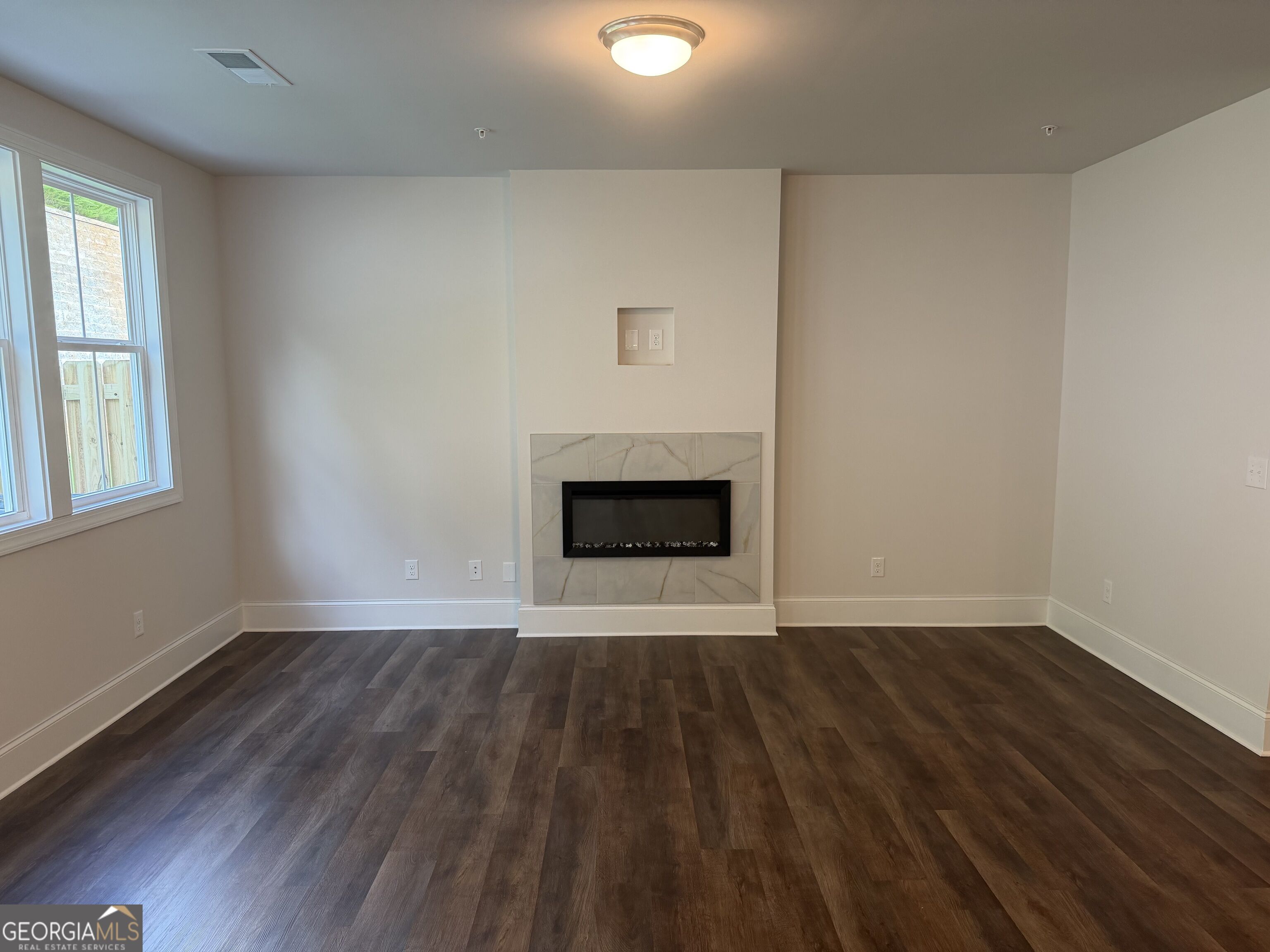 1648 Crest Creek Court Property Photo 2