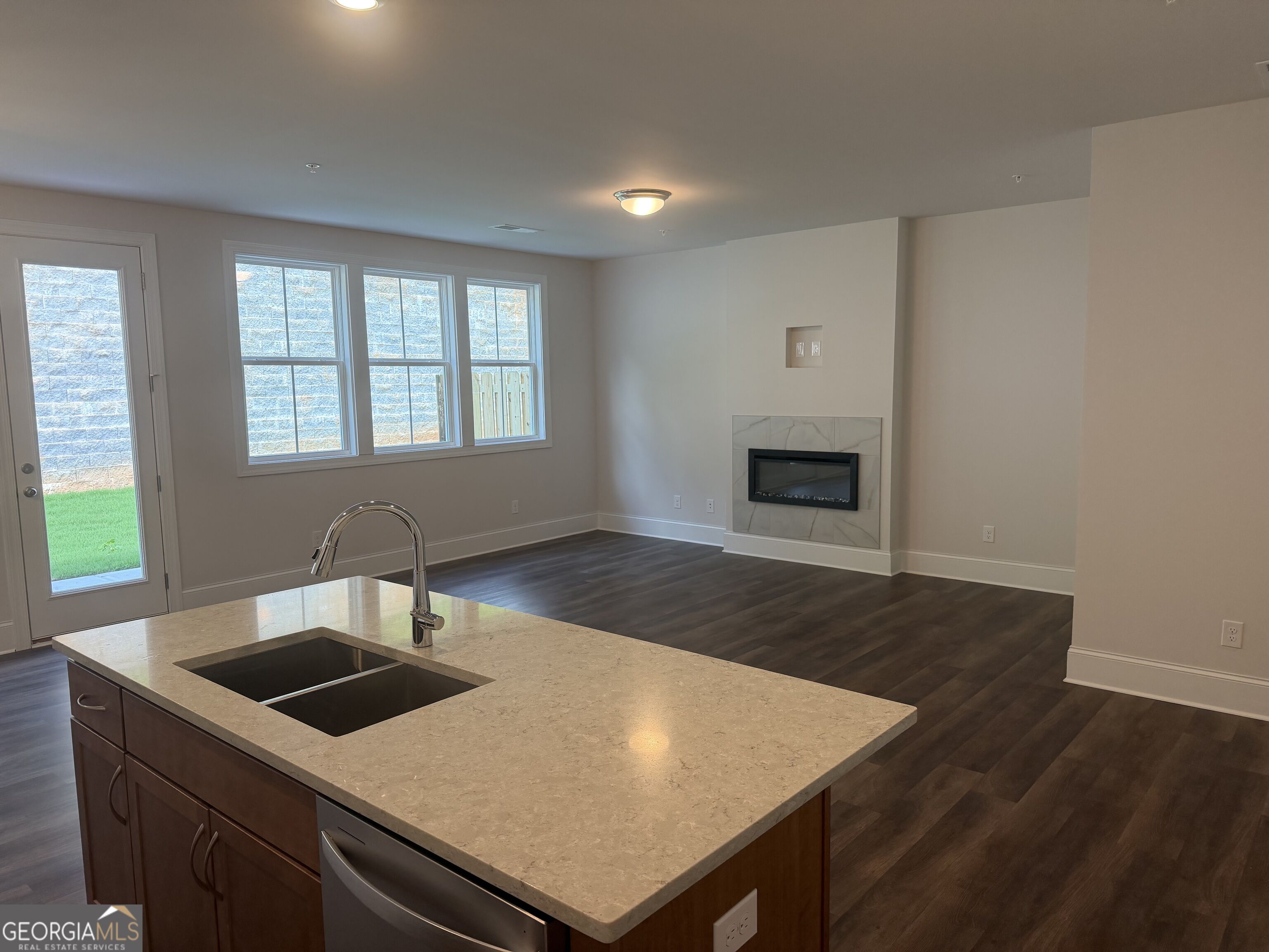1648 Crest Creek Court Property Photo 3
