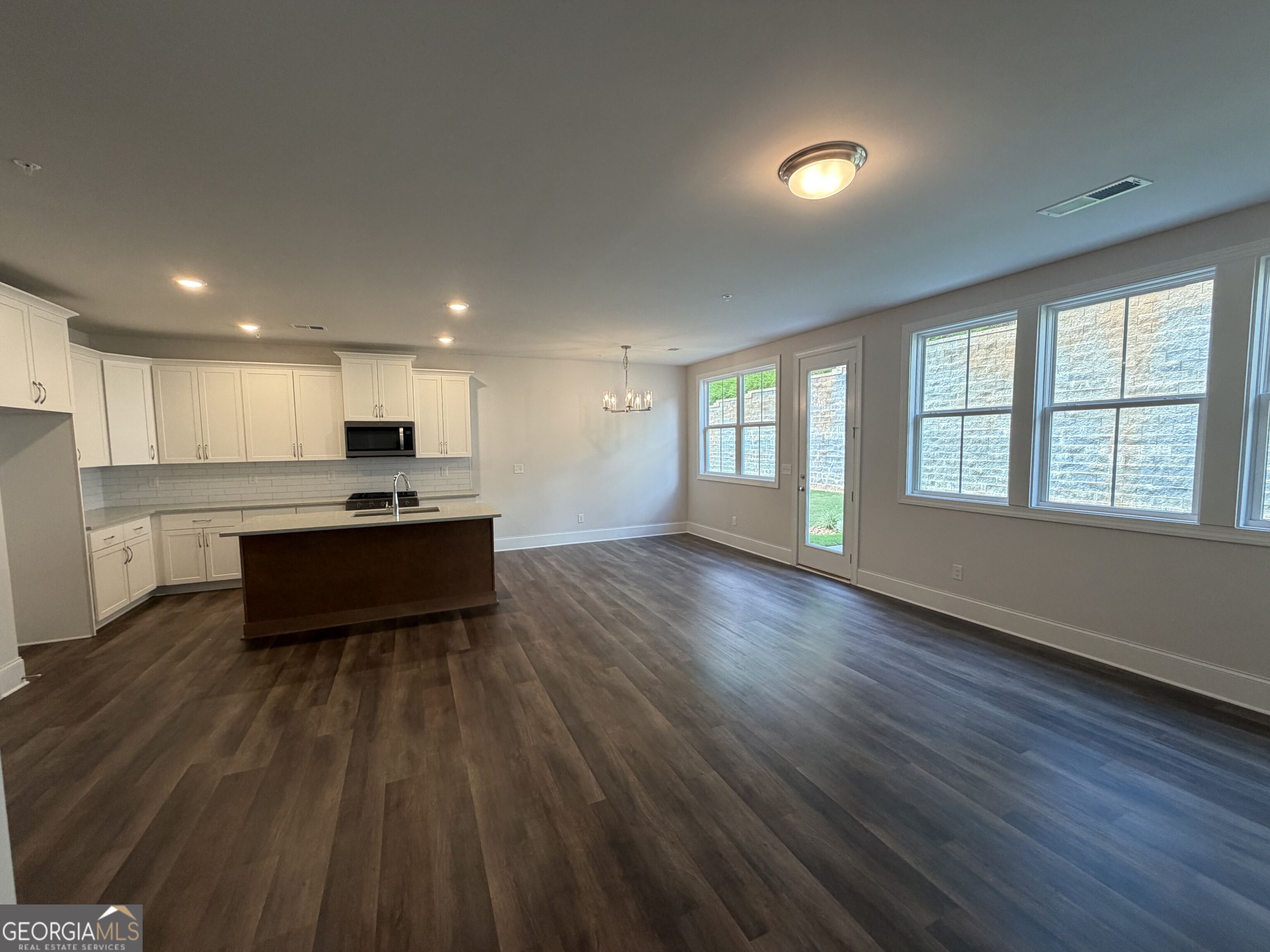 1648 Crest Creek Court Property Photo 4