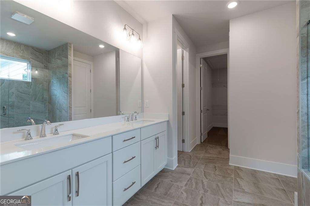325 Willow Cove Property Photo 7