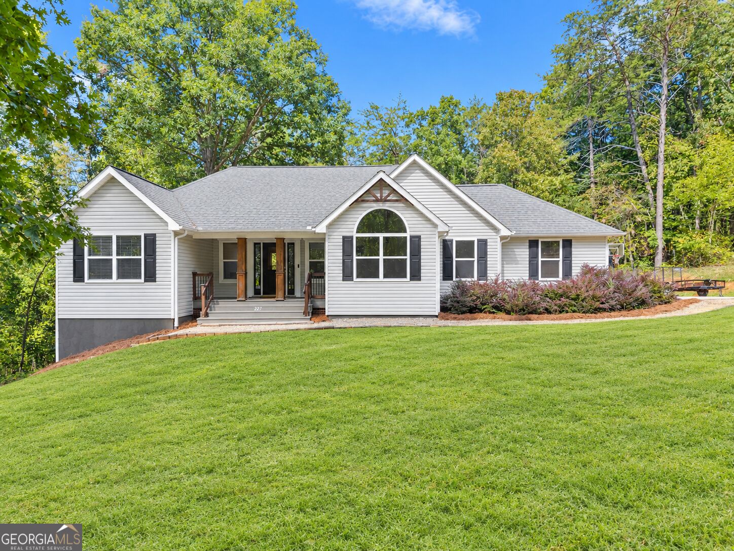 227 Clarkesville Heights Drive Property Photo 1