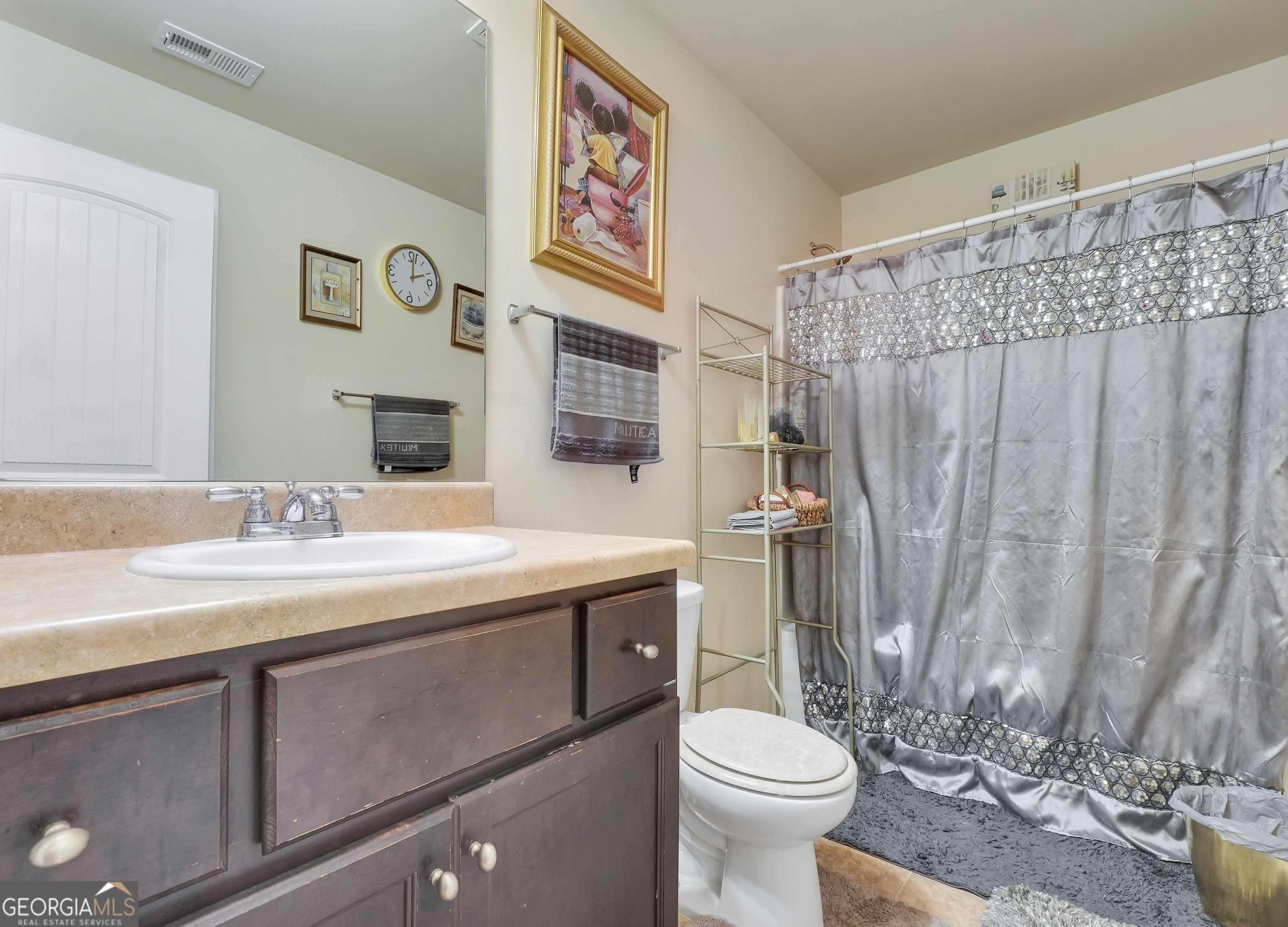 942 Amelia Drive Property Photo 15